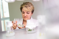 Pracownik w laboratorium Politechniki Białostockiej, fot. Paweł Jankowski